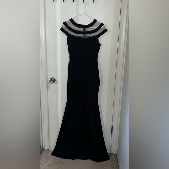 Black formal dress size medium - Picture 6 of 9